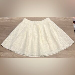 Express white lace pleated mini skirt